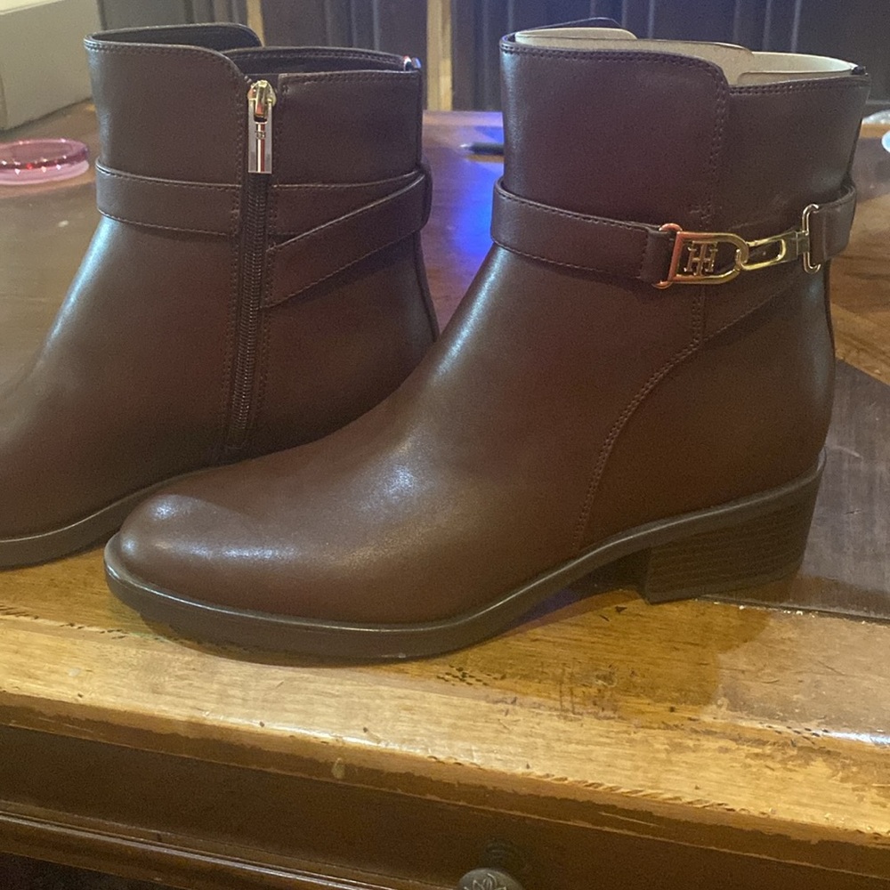 Tommy Hilfiger Ianzi Ornamented Side Zip Booties - Picture 2 of 5